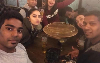 Témoignage d'Evie en job à Londres happy hour avec mes amis à Londres