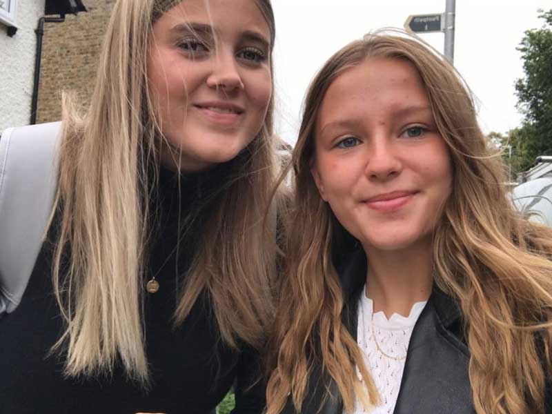 jodie-and-friend Jodie et une amie