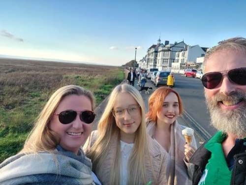 Témoignage d'Eunice - Scolarité en Angleterre Avec ma famille d'accueil anglaise