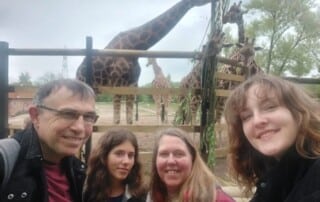 Témoignage de Marie - Scolarité en Angleterre marie et sa famille d'accueil au zoo scolarite angleterre