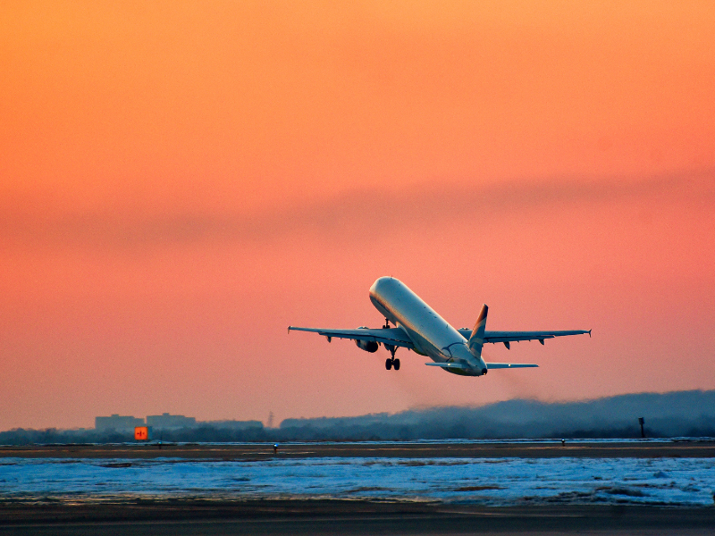 Votre ado voyage seul en avion : les services pour l'accompagner Votre ado voyage seul