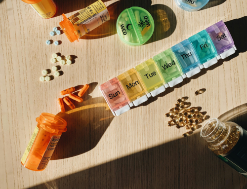 Partir vivre à l&rsquo;étranger avec ses médicaments : formalités et précautions